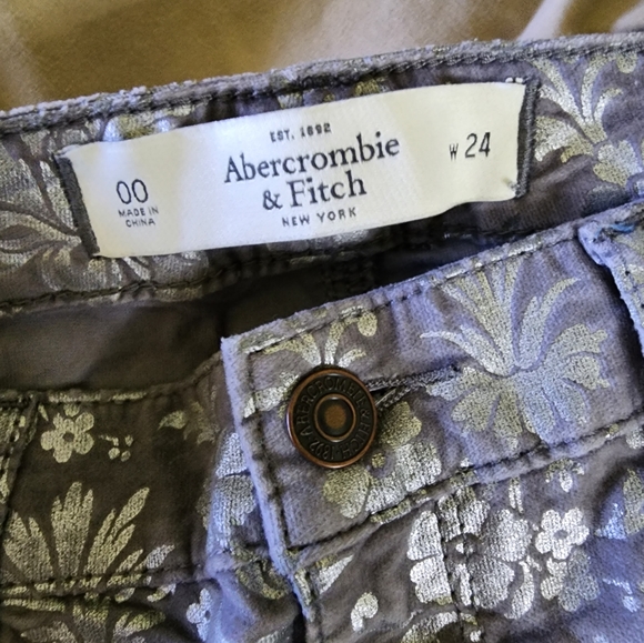 Abercrombie and Fitch skinny jeans size 24 - Picture 3 of 4